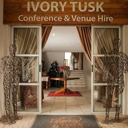 Ivory Tusk Lodge Цанін Екстер'єр фото