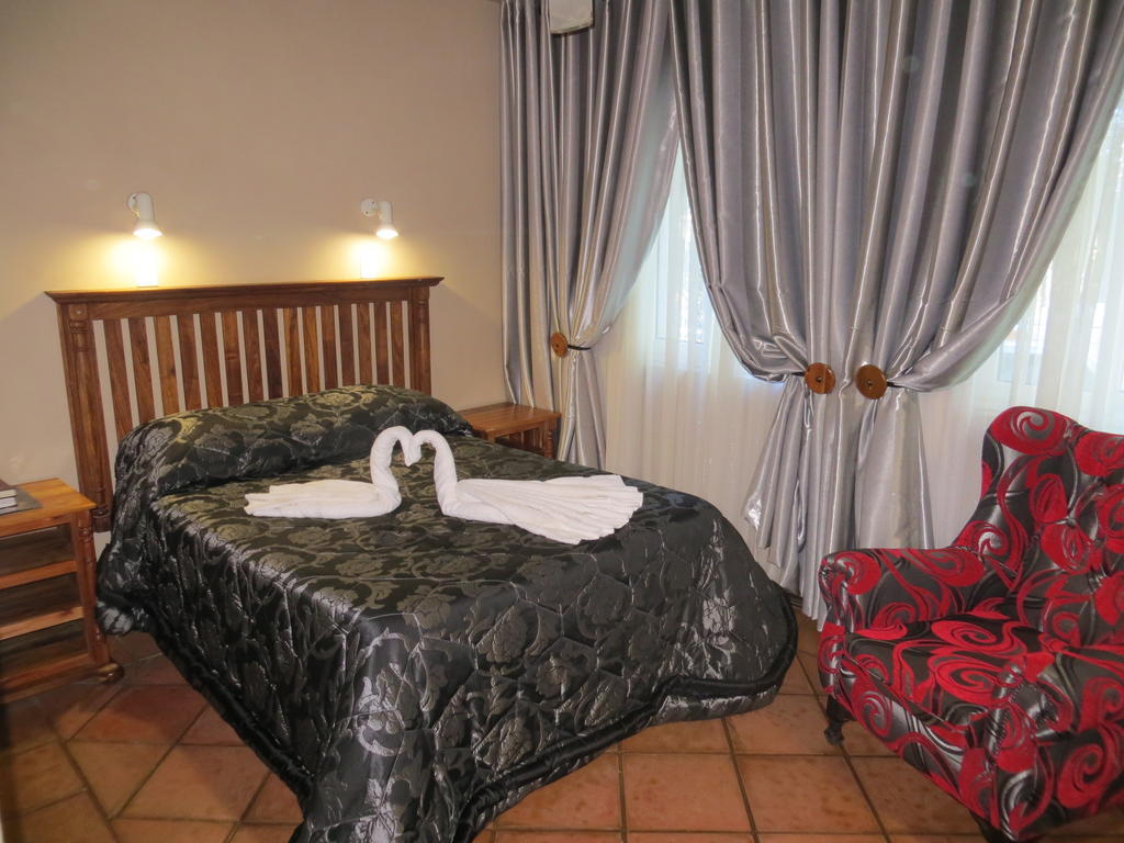 Ivory Tusk Lodge Цанін Номер фото